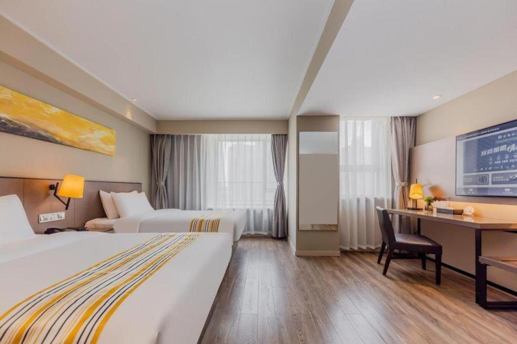 Home Inn Plus Shanghai New International Expo Center Yushan Road Yuanshen Sports Eksteriør billede