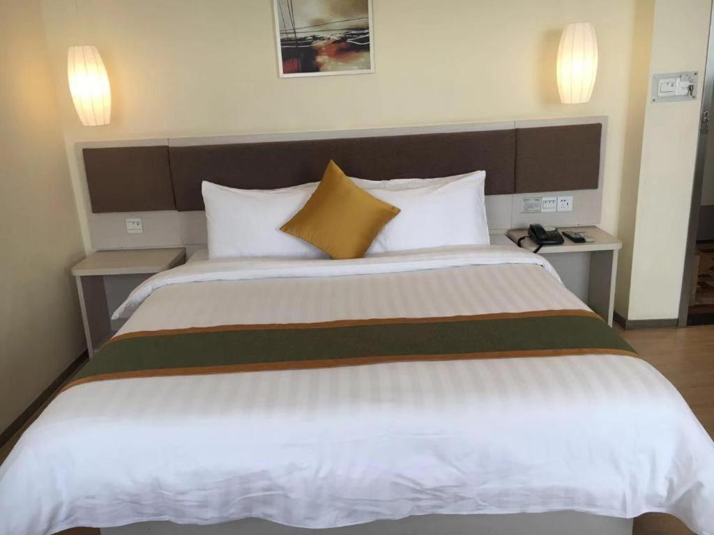 Home Inn Plus Shanghai New International Expo Center Yushan Road Yuanshen Sports Eksteriør billede