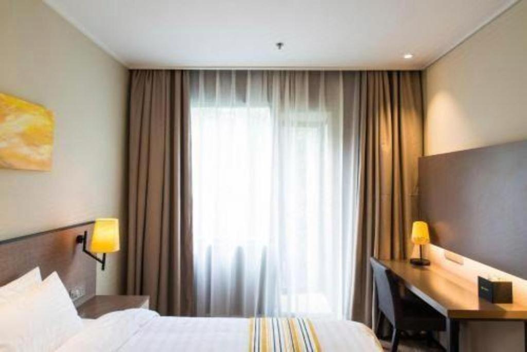 Home Inn Plus Shanghai New International Expo Center Yushan Road Yuanshen Sports Eksteriør billede