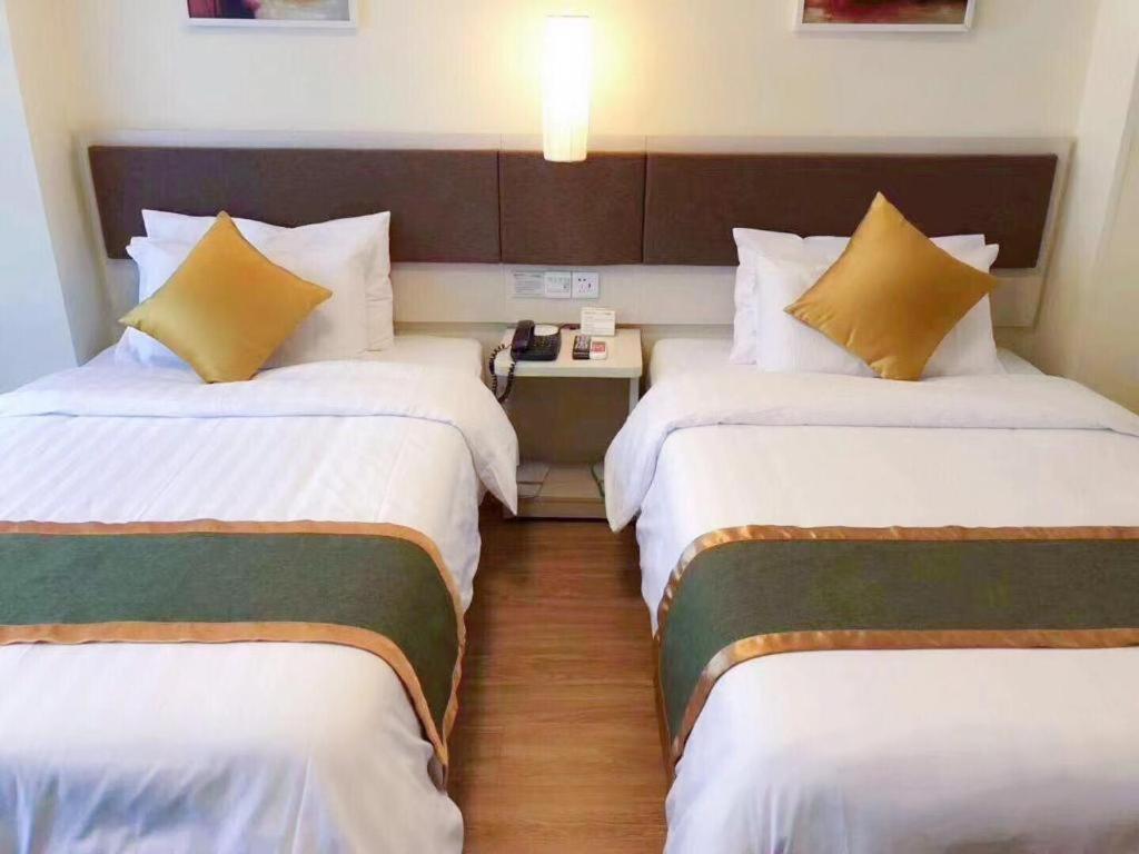 Home Inn Plus Shanghai New International Expo Center Yushan Road Yuanshen Sports Eksteriør billede