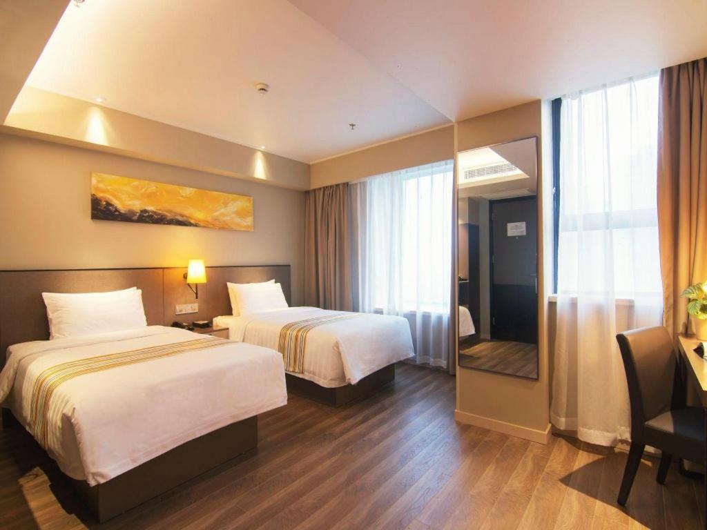 Home Inn Plus Shanghai New International Expo Center Yushan Road Yuanshen Sports Eksteriør billede