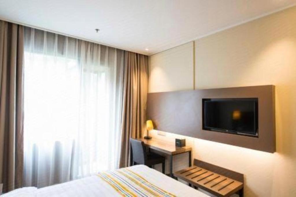 Home Inn Plus Shanghai New International Expo Center Yushan Road Yuanshen Sports Eksteriør billede